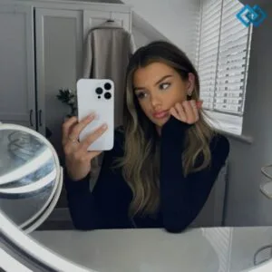 200+ Instagram Captions For Mirror Selfies to Elevate Your Posts zz