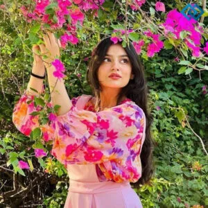 135+ Photoshoot Captions For Instagram That Will Make Your Moments Shine