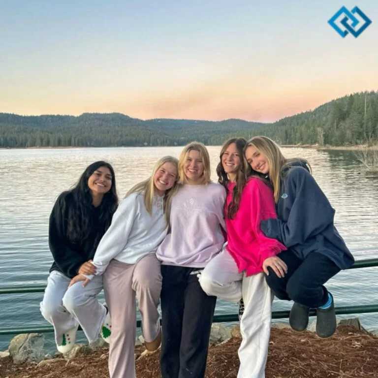 200+ Simple Instagram Captions For Friends to Brighten Your Feed zz