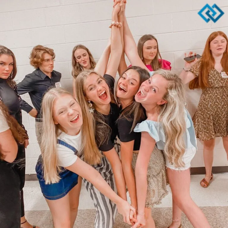 200+ Captions for Girls to Brighten Your Instagram Posts zz