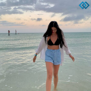 200+ Short Beach Captions For Instagram to Make Waves in Your Feed zz