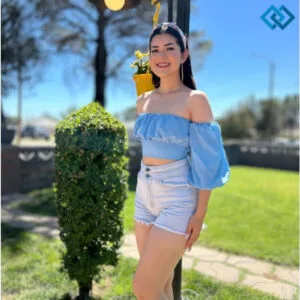 200+ Smile Captions For Instagram For Girl to Brighten Your Feed zz