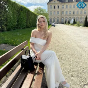 200+ Classy Captions For Instagram For Girl to Shine Bright