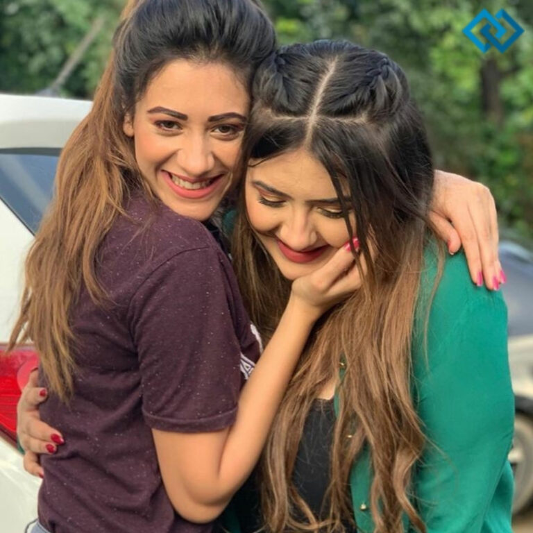 200+ Short Funny Friendship Captions For Instagram to Brighten Your Day