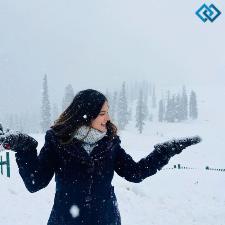 200+ Snowing Captions For Instagram to Brighten Your Feed