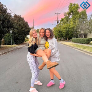 200+ Unexpected Friendship Captions For Instagram to Inspire You