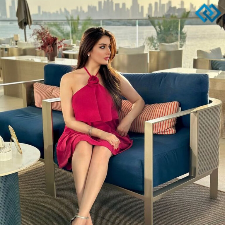 Modelling Captions For Instagram