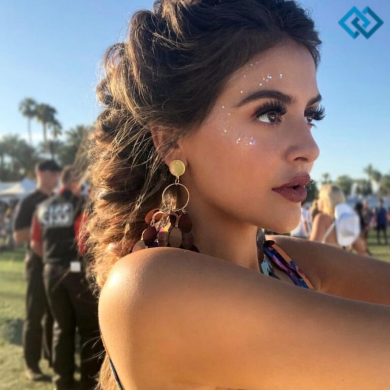 200+ Glitter Caption For Instagram to Shine Bright Online