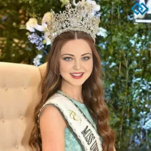 145+ Captivating Queen Captions For Instagram and Quotes to Empower Your Vibe