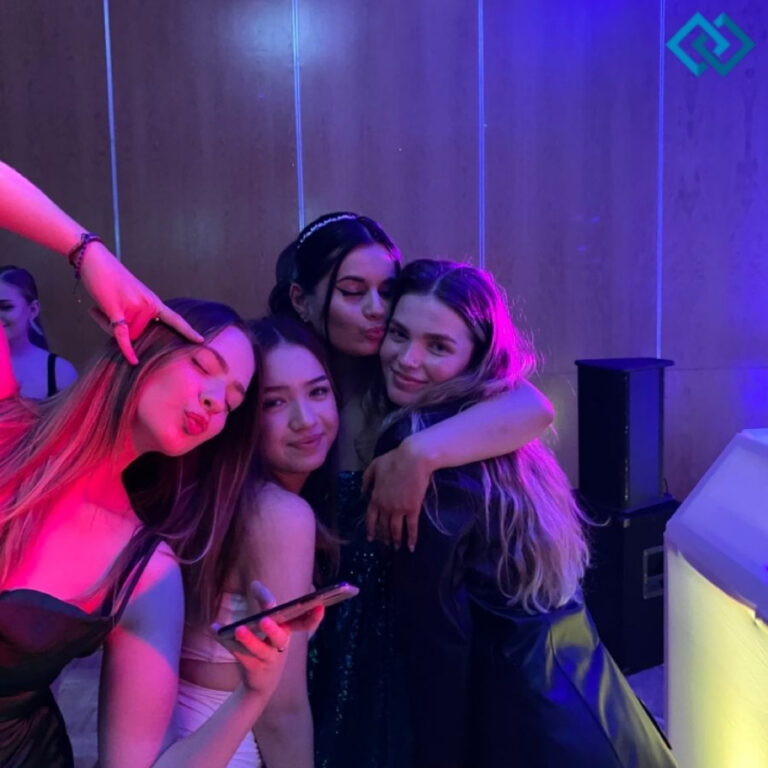 200+ Captions For Instagram Group Of Friends for Fun Memories