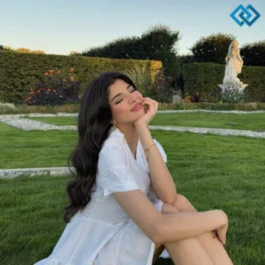 200+ Cute Captions For Pictures Of Yourself to Brighten Your Feed