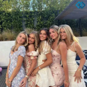 200+ Friends Group Captions For Instagram to Share with Your Squad