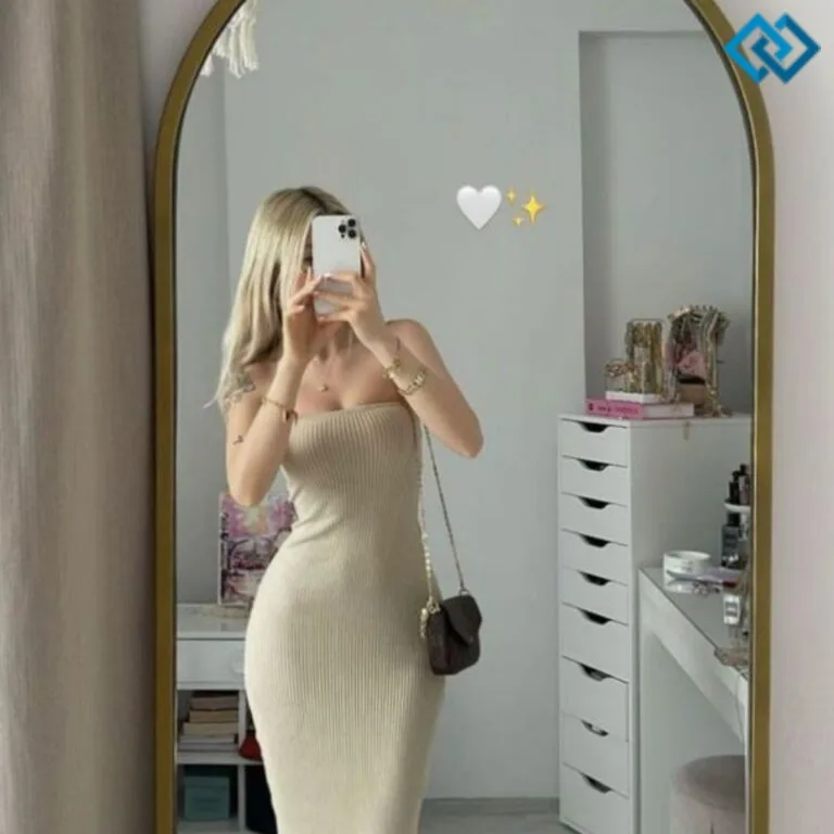 200+ Mirror Selfie Caption For Instagram to Shine Bright