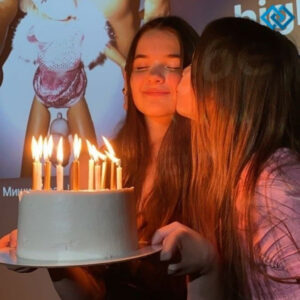 200+ Instagram Captions For Sister Birthday to Celebrate Her Day