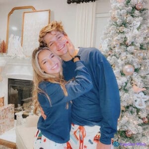 143+ Christmas Couple Instagram Captions for Festive Love